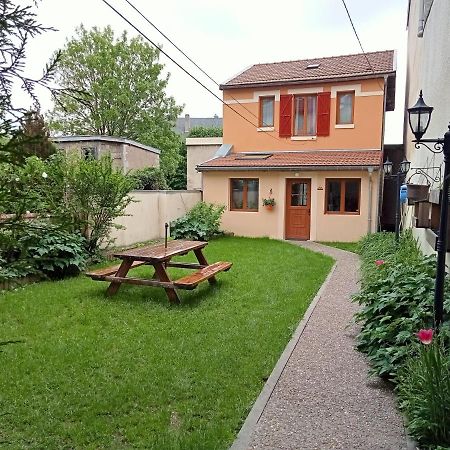 Le Gite Embarque - Gere Par Presta-Zen'Services - Barque Electrique En Supplement Verdun-sur-Meuse Ngoại thất bức ảnh