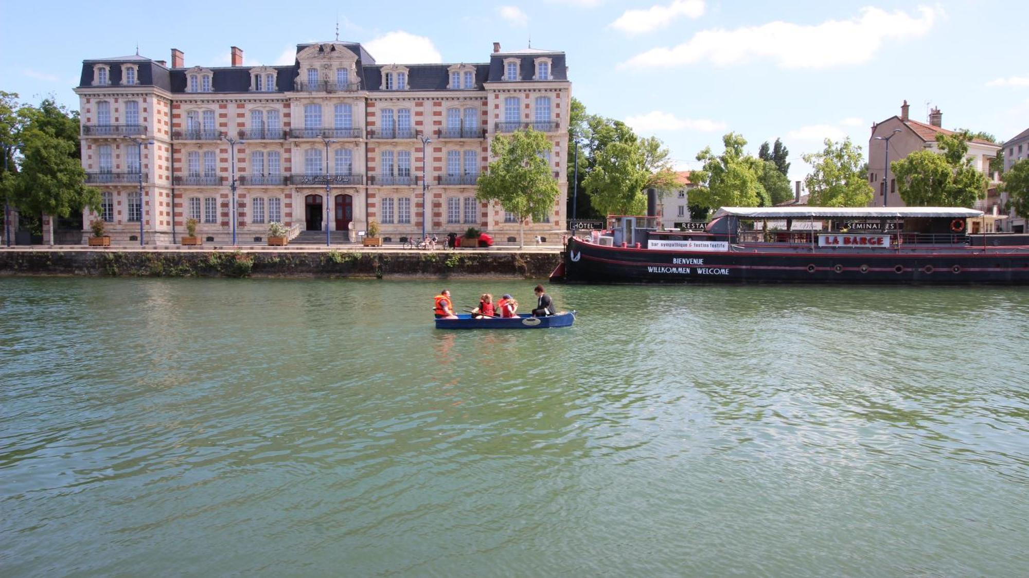 Le Gite Embarque - Gere Par Presta-Zen'Services - Barque Electrique En Supplement Verdun-sur-Meuse Ngoại thất bức ảnh