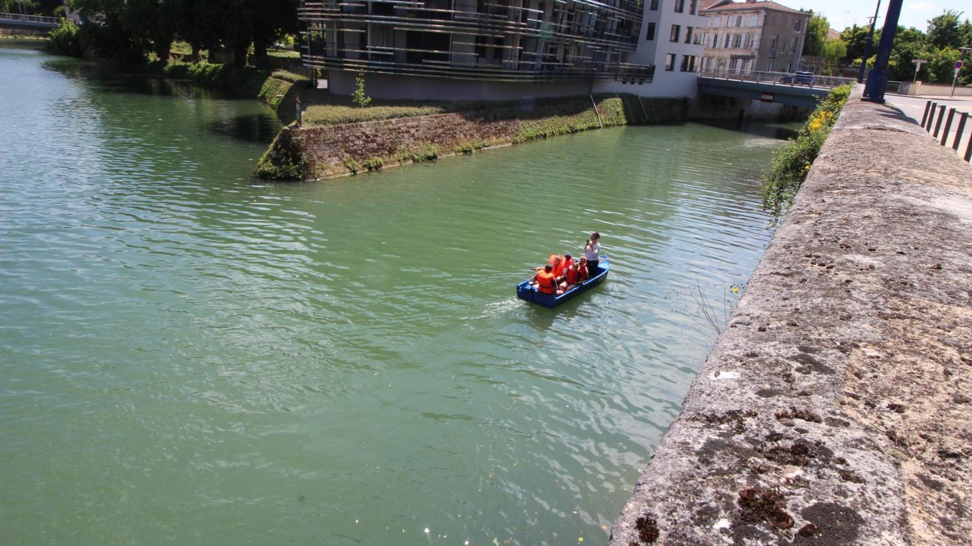 Le Gite Embarque - Gere Par Presta-Zen'Services - Barque Electrique En Supplement Verdun-sur-Meuse Ngoại thất bức ảnh