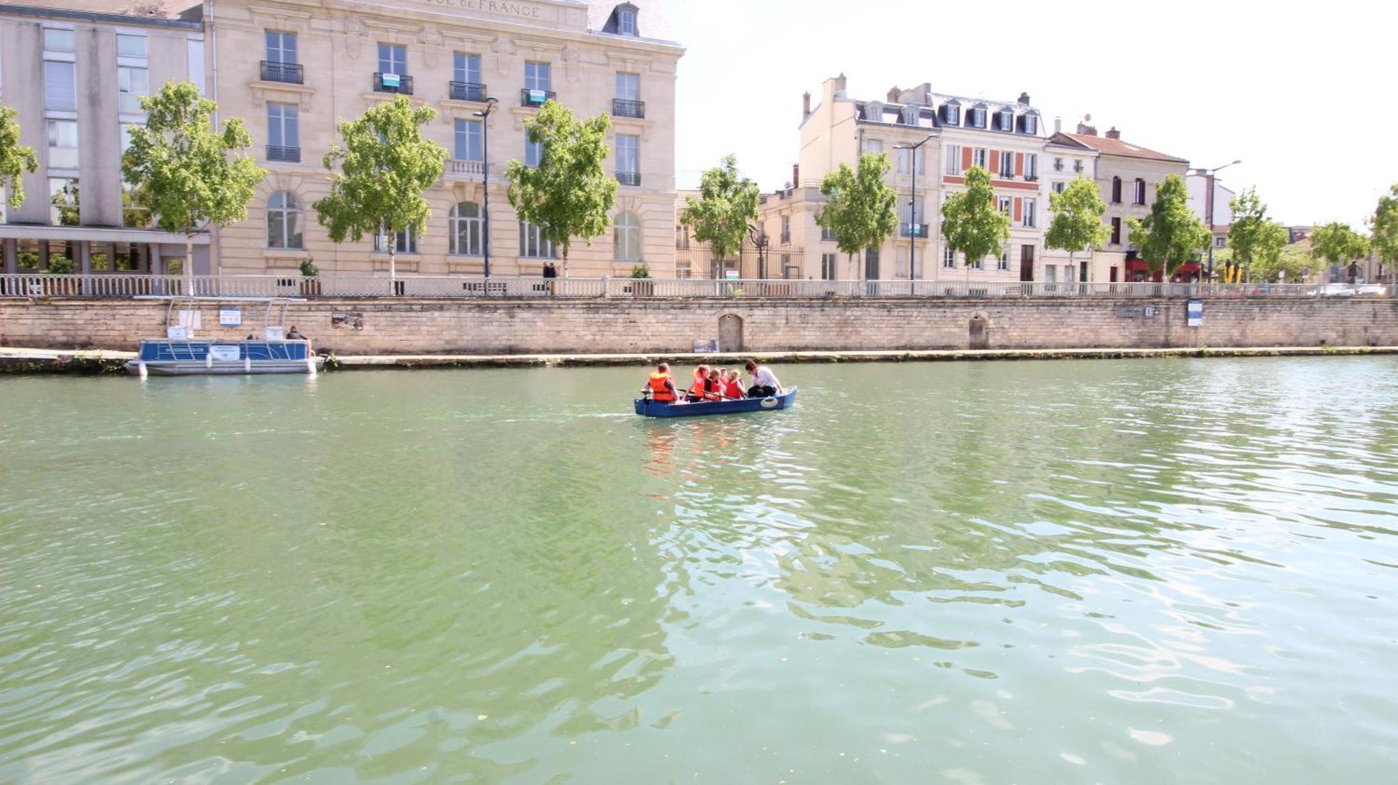 Le Gite Embarque - Gere Par Presta-Zen'Services - Barque Electrique En Supplement Verdun-sur-Meuse Ngoại thất bức ảnh