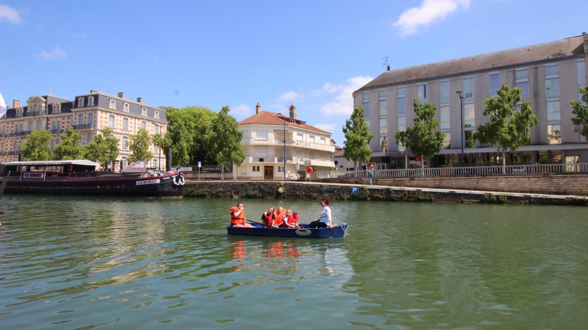 Le Gite Embarque - Gere Par Presta-Zen'Services - Barque Electrique En Supplement Verdun-sur-Meuse Ngoại thất bức ảnh