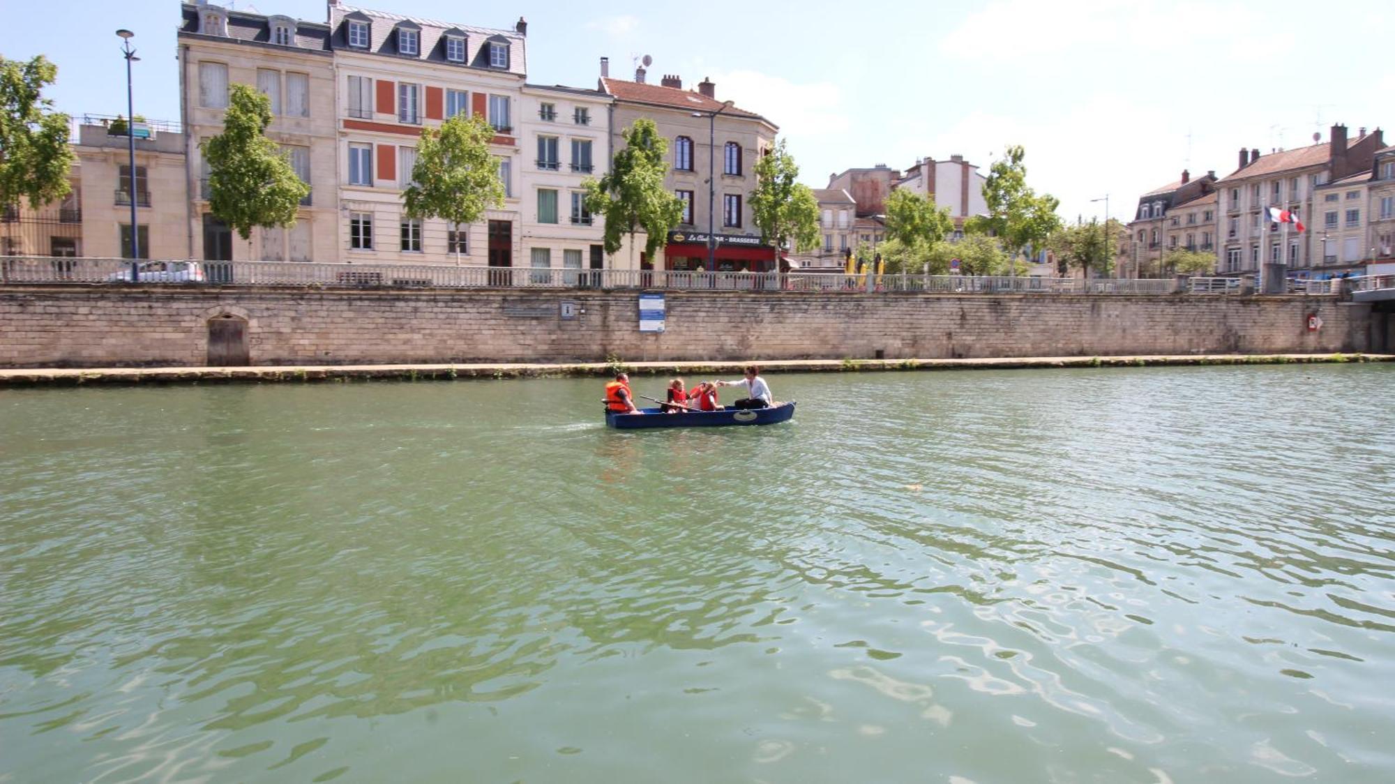Le Gite Embarque - Gere Par Presta-Zen'Services - Barque Electrique En Supplement Verdun-sur-Meuse Ngoại thất bức ảnh